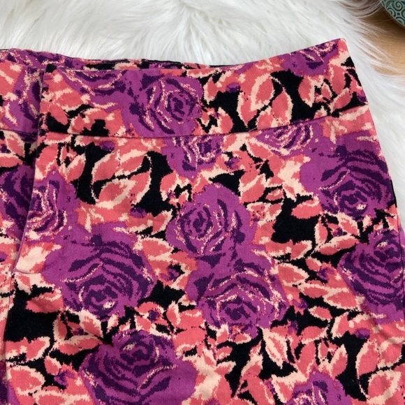 Forever 21 Twist Floral Shorts - Picture 7 of 7